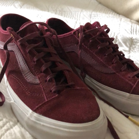 Vans burgundy shoes - Picture 1 of 4